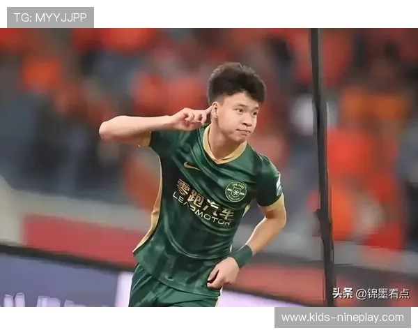 年轻足球星二代崭露头角继承父业引关注潜力无限备受期待 年轻足球星二代崭露头角继承父业引关注潜力无限备受期待
