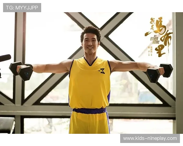 胖虎化身足球巨星展现激情瞬间高清图片尽显力量与技术完美融合