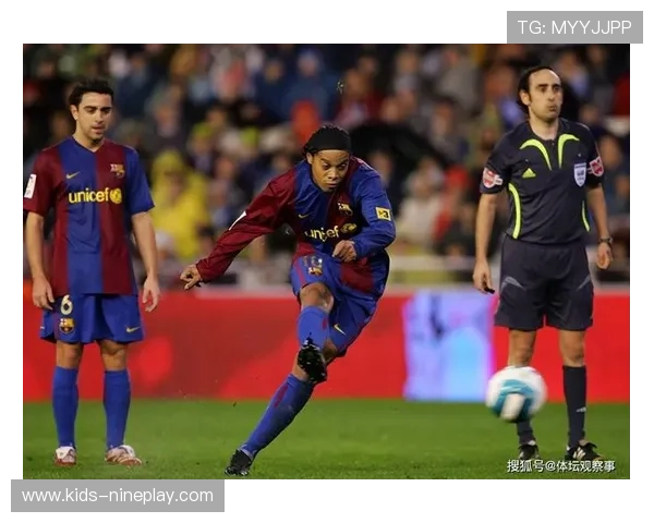 足球球星任意球训练日常揭秘技巧与专注力背后的艰辛与坚持